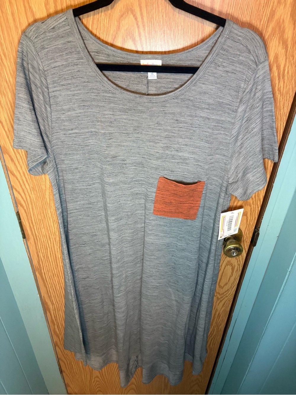Lularoe Carly Heather grey Short-Sleeve Tunic Dress with Rust Pocket